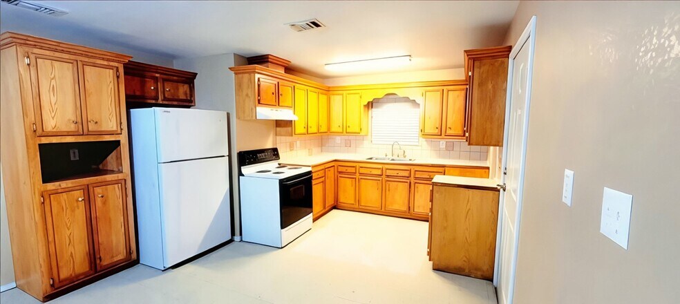 More Photos Of 164 W Old Highway 83, Rio Grande City Apartments For Sale