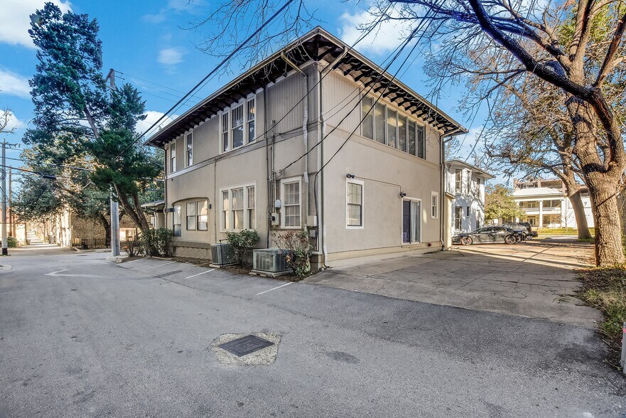 More Photos Of 1305 San Antonio St, Austin Office For Lease