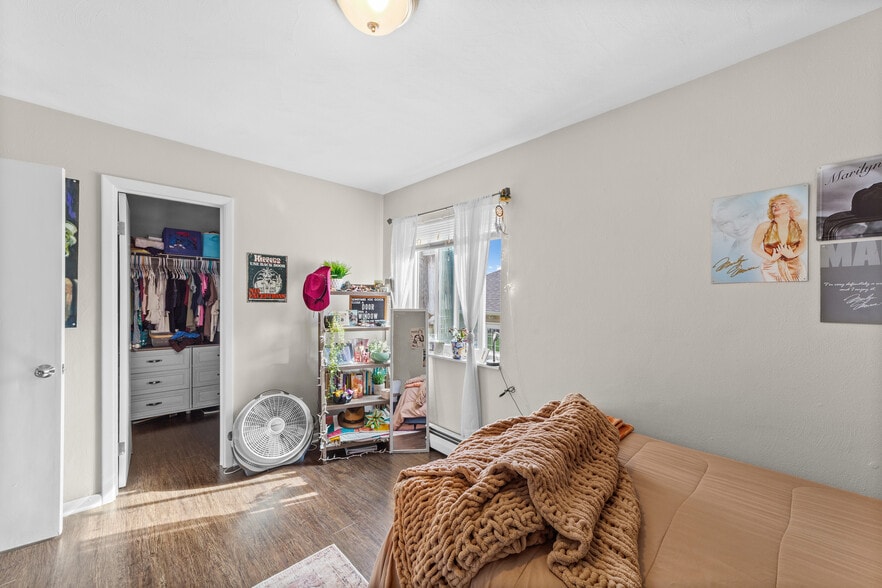 More Photos Of 5216 E Lake Rd, Sheffield Lake Apartments For Sale