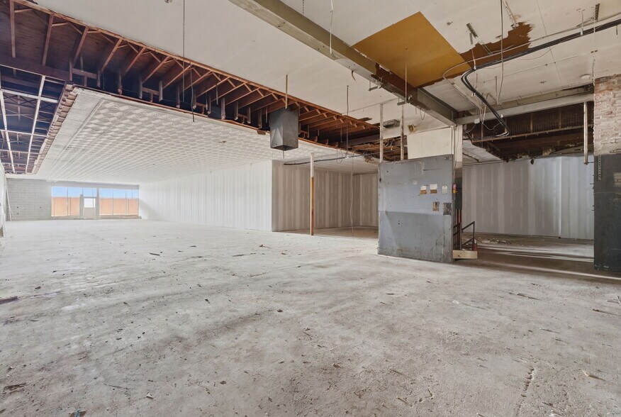 More Photos Of 657 Silas Deane Hwy, Wethersfield Freestanding For Lease