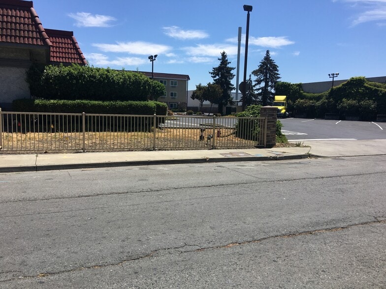 More Photos Of 2294 Industrial Pky W, Hayward Restaurant For Lease