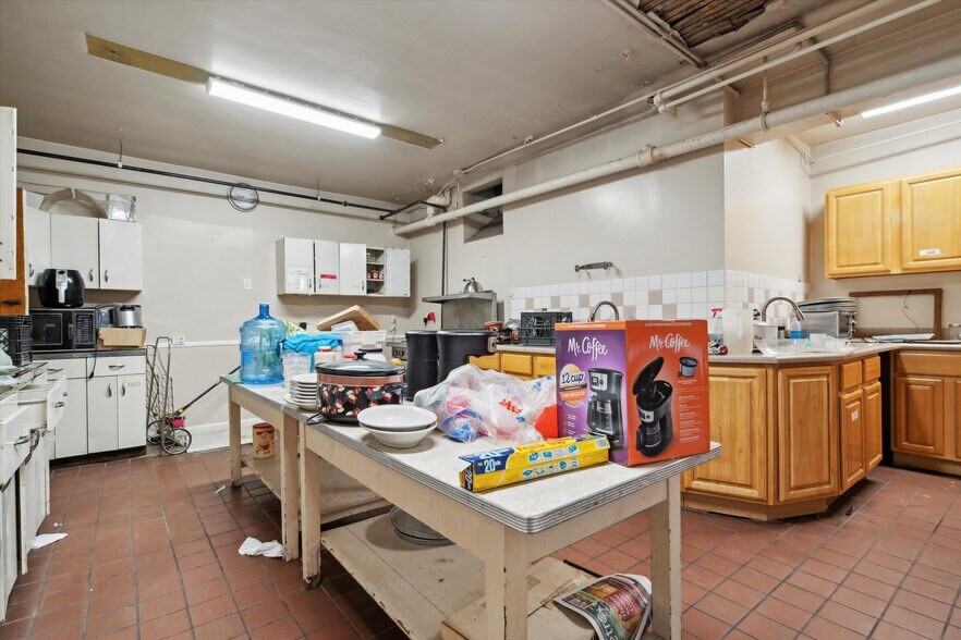 More Photos Of 1601 S 13th St, Philadelphia Specialty For Sale