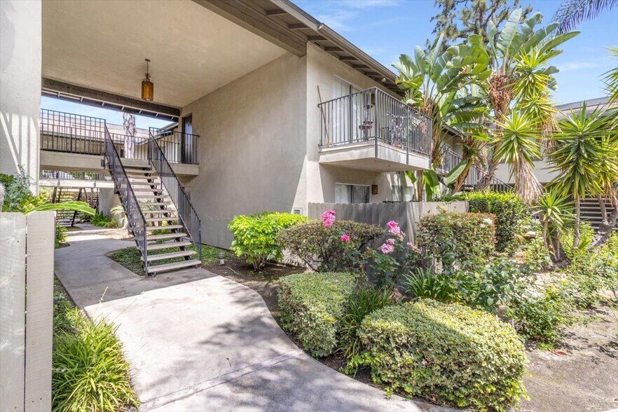More Photos Of 2701 E La Palma Ave, Anaheim Apartments For Sale