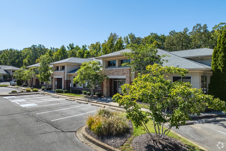 More Photos Of 9037 Poplar Ave, Germantown Office For Lease