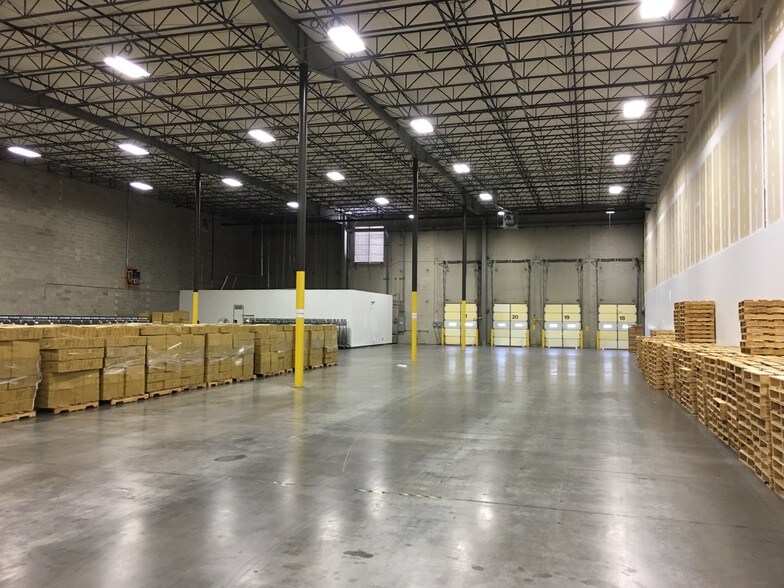 More Photos Of 5601-5699 Eastport Blvd, Richmond Distribution For Lease
