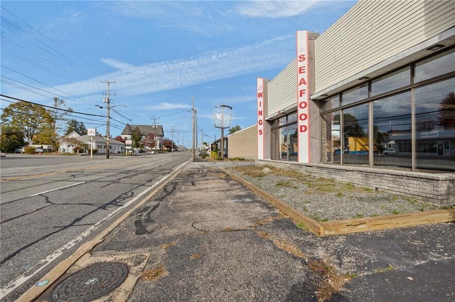 More Photos Of 2792 Pawtucket Ave, East Providence Restaurant For Sale