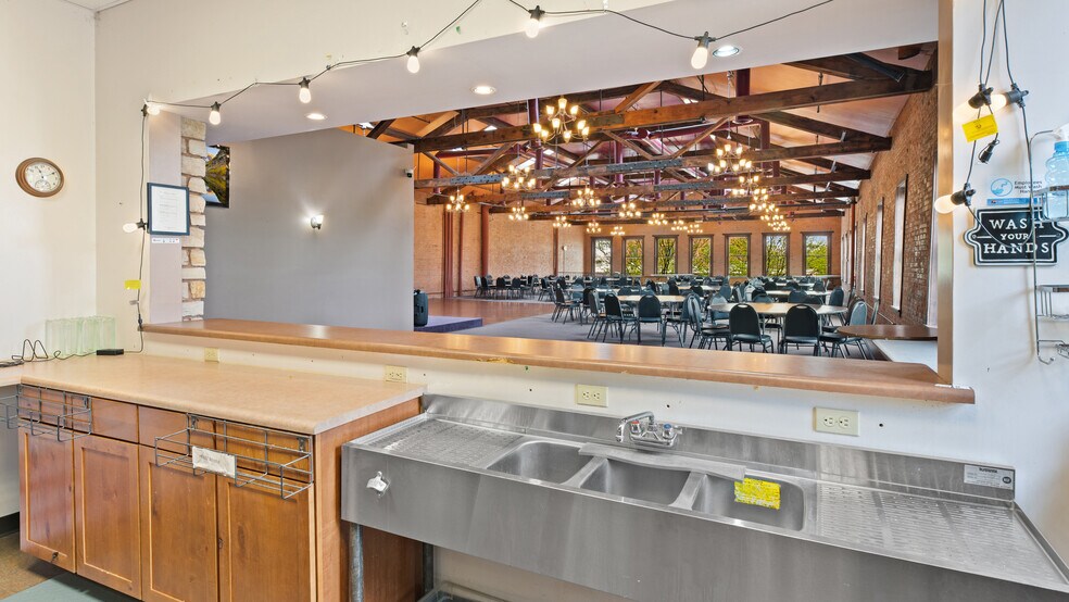 More Photos Of 102 S Victoria Ave, Pueblo Storefront For Sale