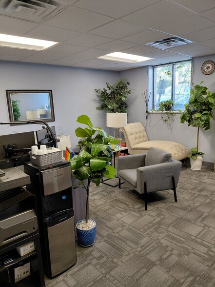 Primary Photo Of 61 Main St, Stoneham Medical For Lease