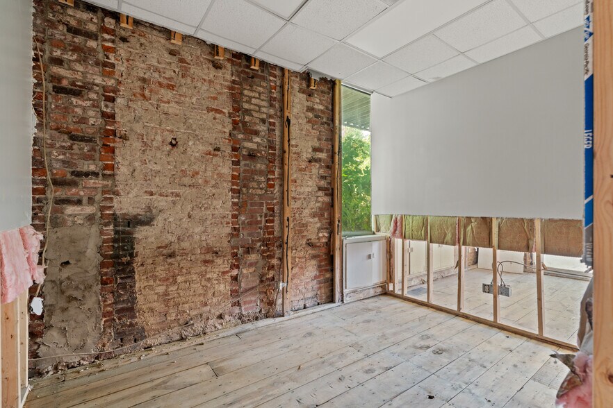 More Photos Of 101 St Clair St, Frankfort Loft Creative Space For Sale