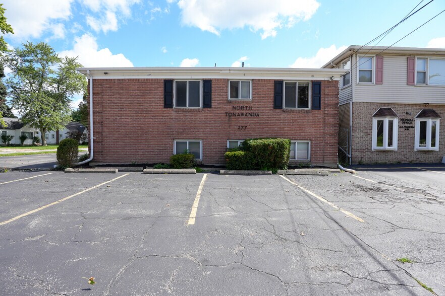 More Photos Of 277 Division St N, North Tonawanda Office For Sale