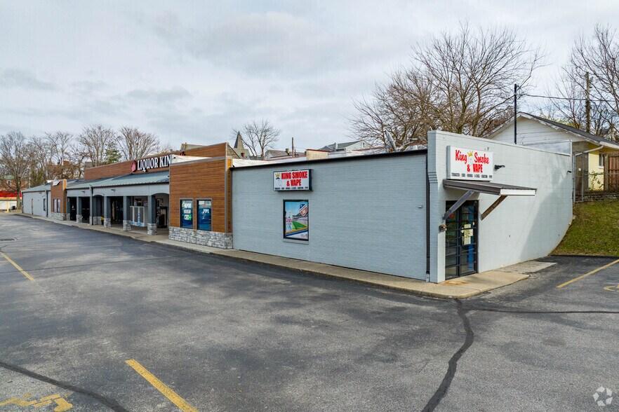 Primary Photo Of 118 6th Ave, Dayton Supermarket For Lease