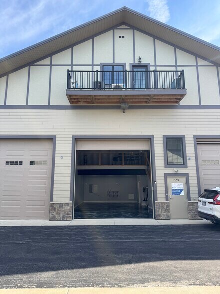 More Photos Of 2244 Ferry Rd, Naperville Flex For Sale