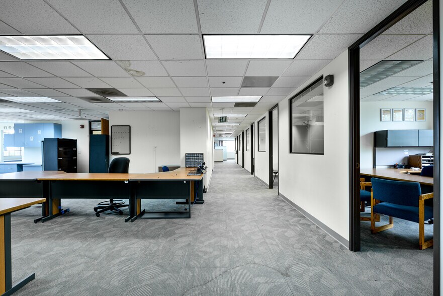 More Photos Of 1327 Del Norte Rd, Camarillo Medical For Lease