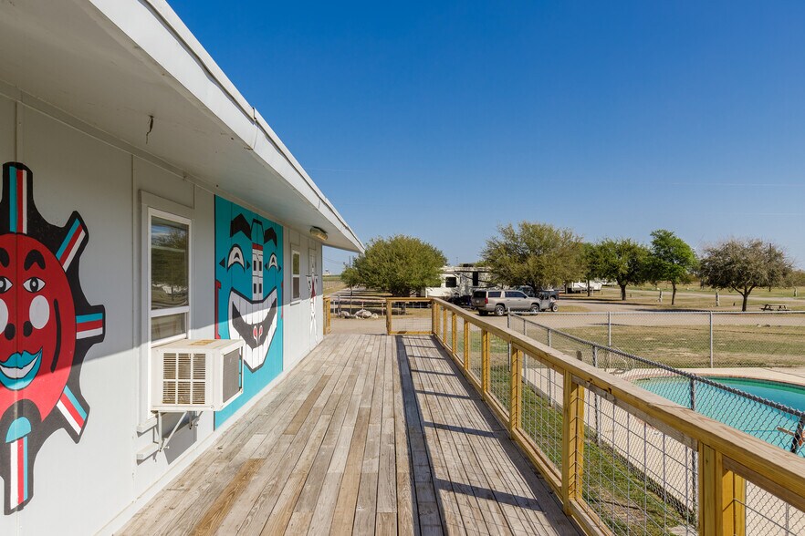 More Photos Of 10736 N Interstate Highway 37, Mathis Specialty For Sale