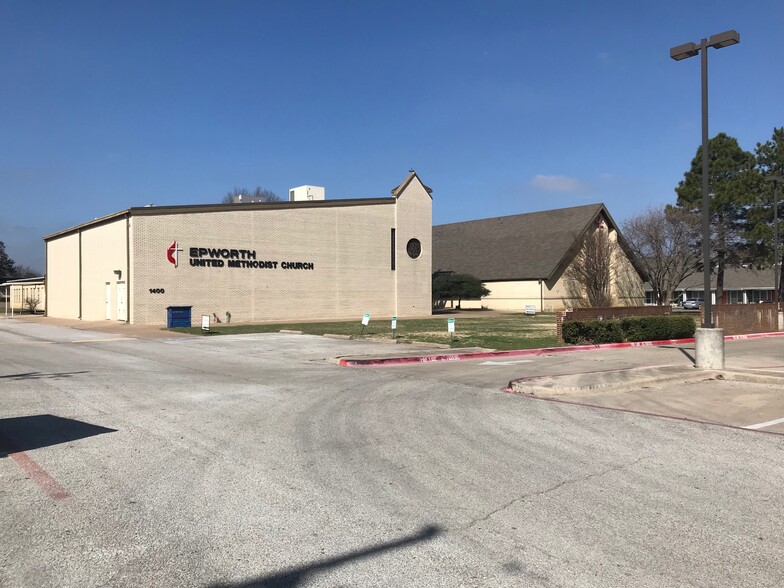 Primary Photo Of 1400 S Cooper St, Arlington Religious Facility For Sale