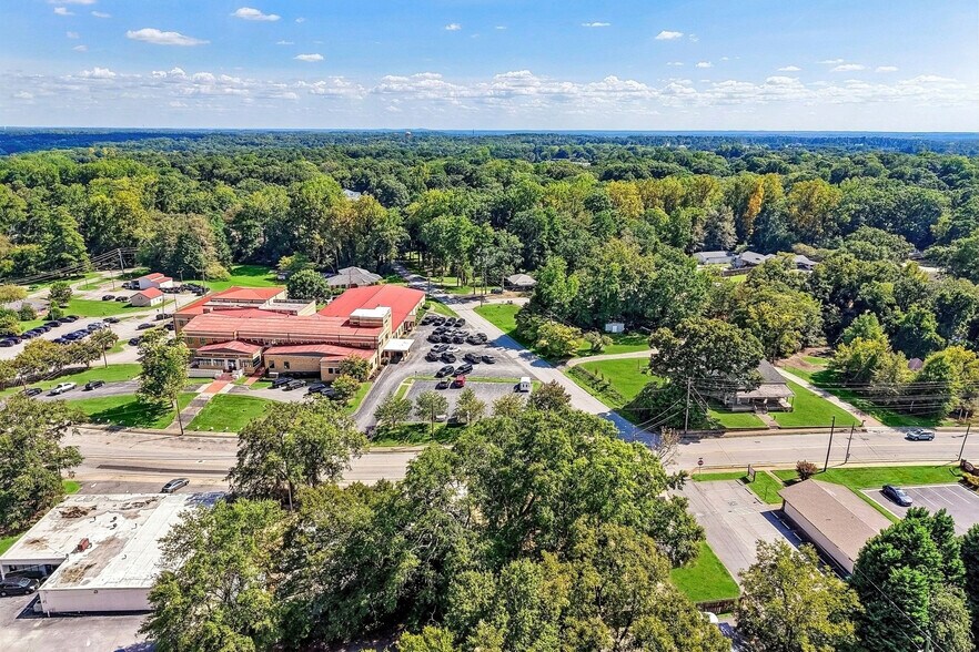 More Photos Of 224 E Broad St, Winder Medical For Sale