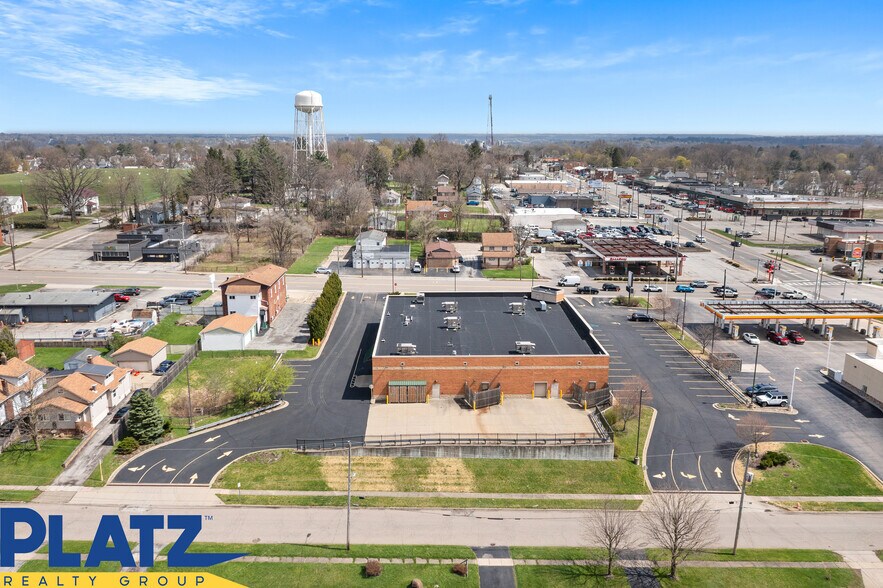 More Photos Of 40 N Meridian Rd, Youngstown Drugstore For Lease