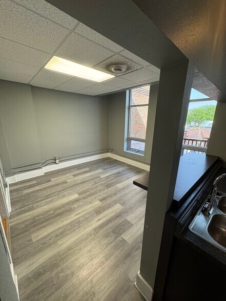 More Photos Of 327 N Riverfront Dr, Mankato Storefront Retail Residential For Sale