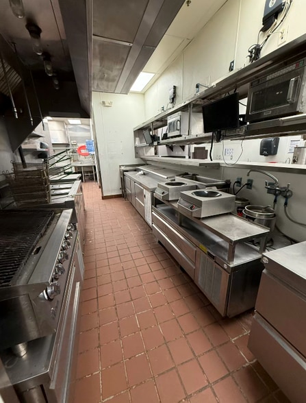 More Photos Of 340 Vin Rambla, El Paso Restaurant For Lease