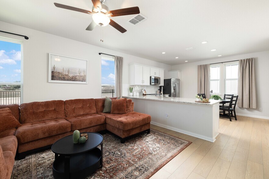 More Photos Of 2127 Hofstaat, New Braunfels Hospitality For Sale