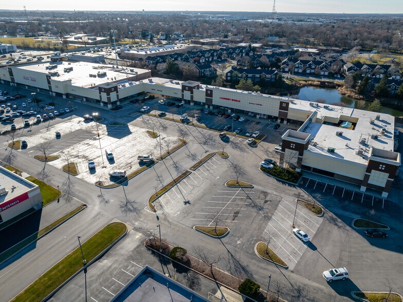 More Photos Of 2164-2240 Bloomingdale Rd, Glendale Heights Unknown For Lease