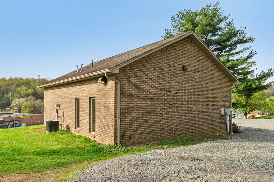 More Photos Of 30 Terrace Ave, Leechburg Office For Sale