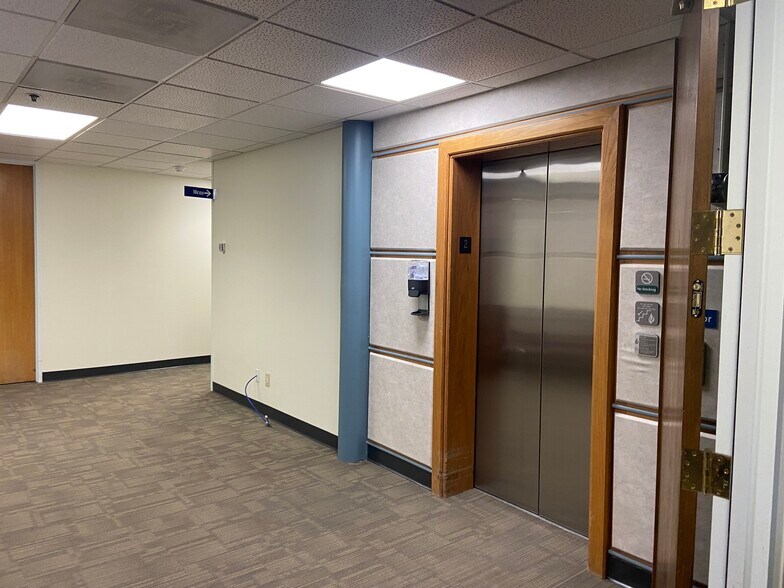 More Photos Of 620 S Glenstone Ave, Springfield Office For Sale