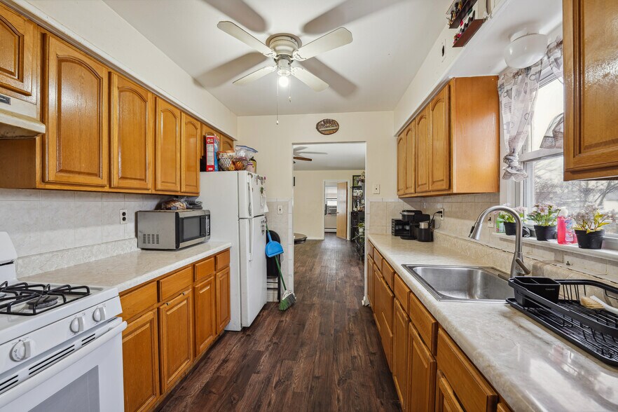 More Photos Of 147 Chestnut St, Roselle Park Storefront Retail Residential For Sale