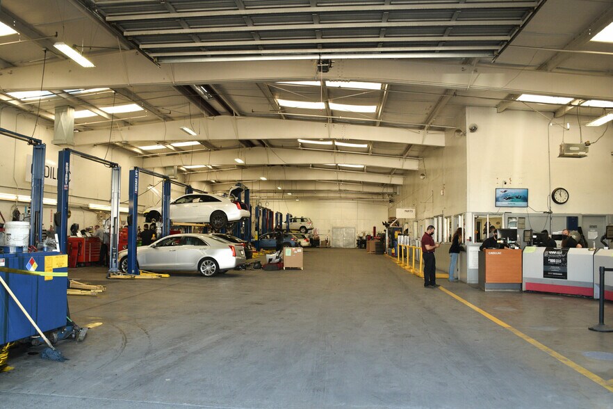More Photos Of 2520 Cohasset Rd, Chico Auto Dealership For Sale