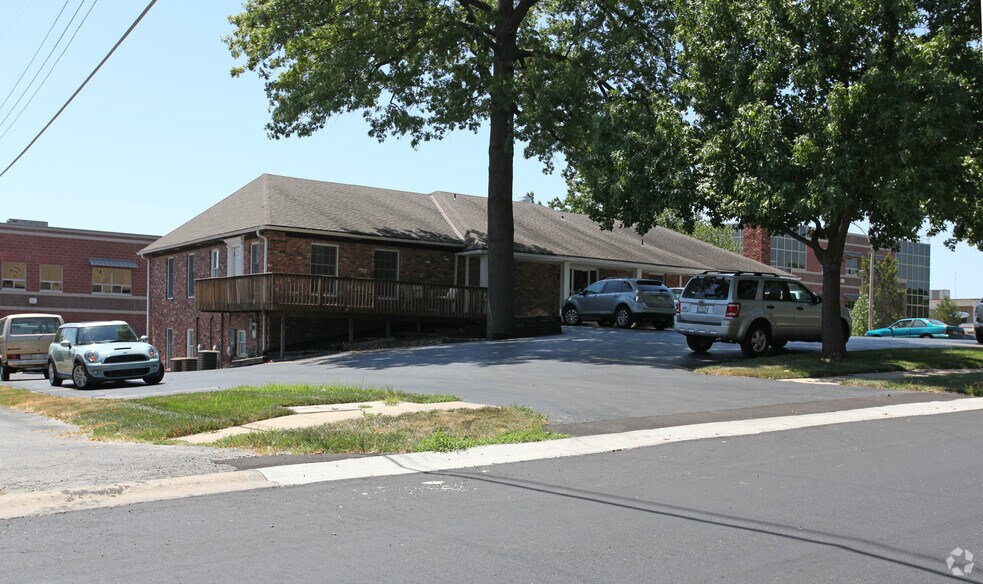 More Photos Of 5809 Reeds Rd, Mission Medical For Sale