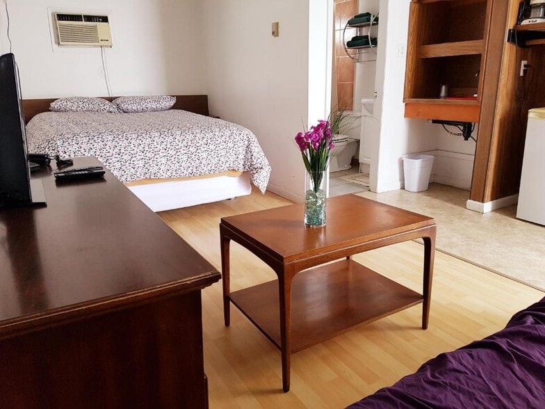 More Photos Of 9711 Alaska Rd, Fort St John Hotel For Sale