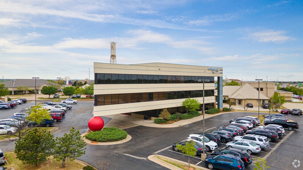 More Photos Of 10914 Hefner Pointe Dr, Oklahoma City Medical For Lease