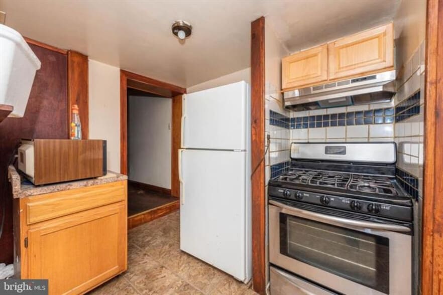 More Photos Of 212 W Saratoga St, Baltimore Storefront Retail Residential For Sale