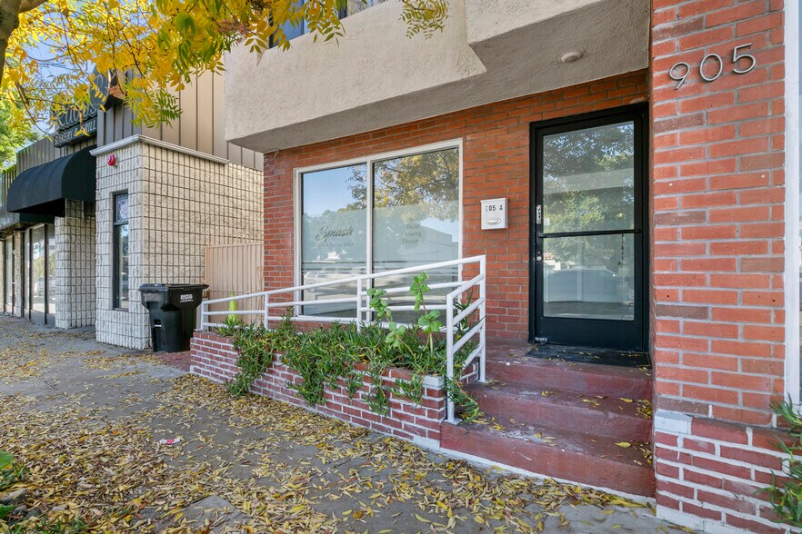 More Photos Of 905 S Glendale Ave, Glendale Storefront For Lease