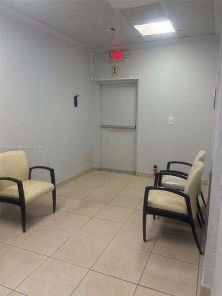 More Photos Of 828 Pembroke Rd, Hallandale Unknown For Lease