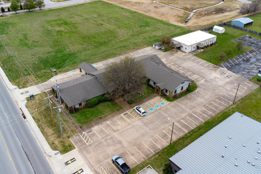 More Photos Of 2833 W Main St, Jenks Religious Facility For Sale
