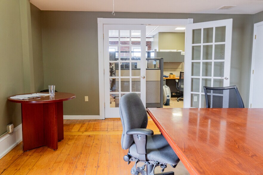 More Photos Of 496-498 Congress St, Portland Storefront Retail Office For Sale