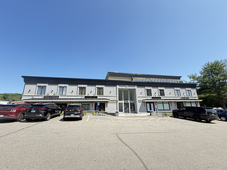 More Photos Of 910 Boston Post Rd E, Marlborough Office For Lease