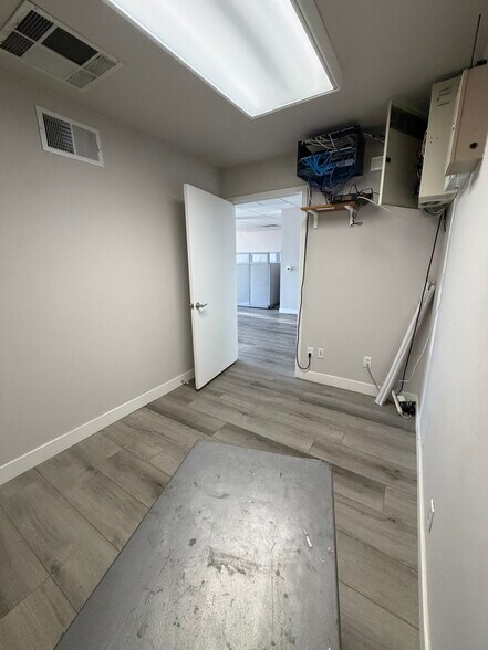 More Photos Of 3475 Boulder Hwy, Las Vegas Freestanding For Lease