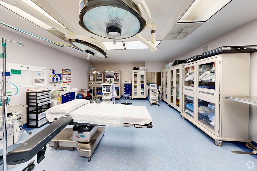 More Photos Of 555 Kinderkamack Rd, Oradell Medical For Sale