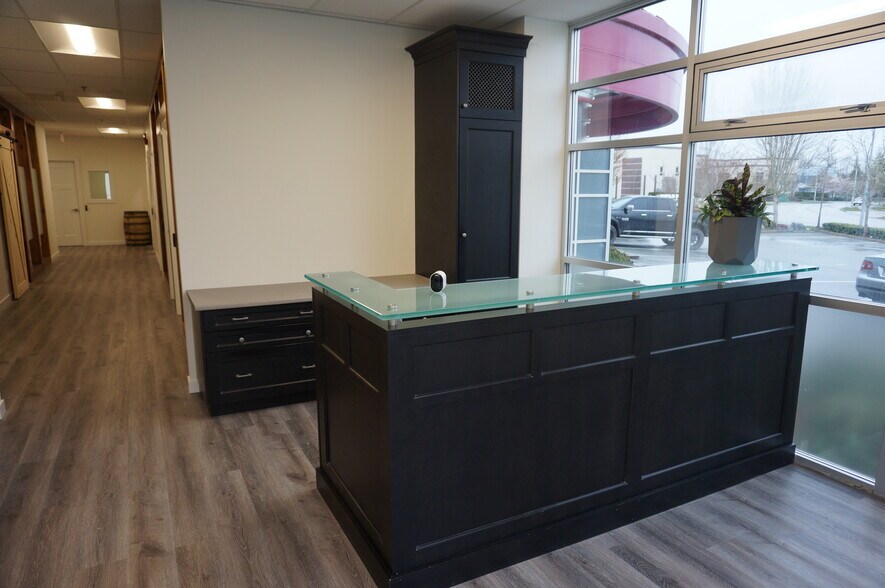 More Photos Of 18515 53rd Ave, Surrey Manufacturing For Lease