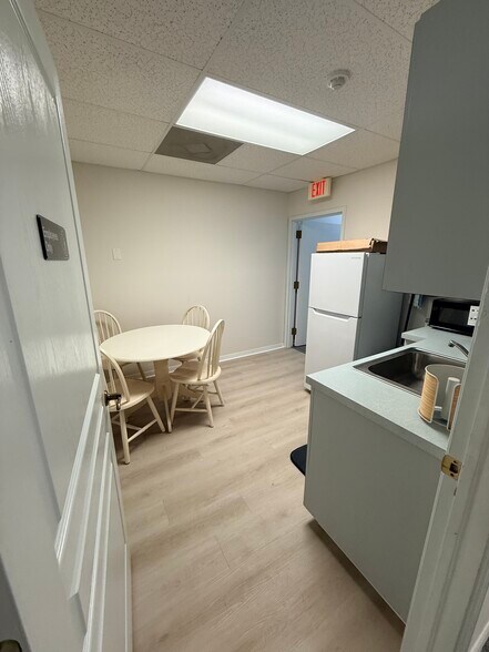 More Photos Of 1505 Tamiami Trl S, Venice Medical For Lease