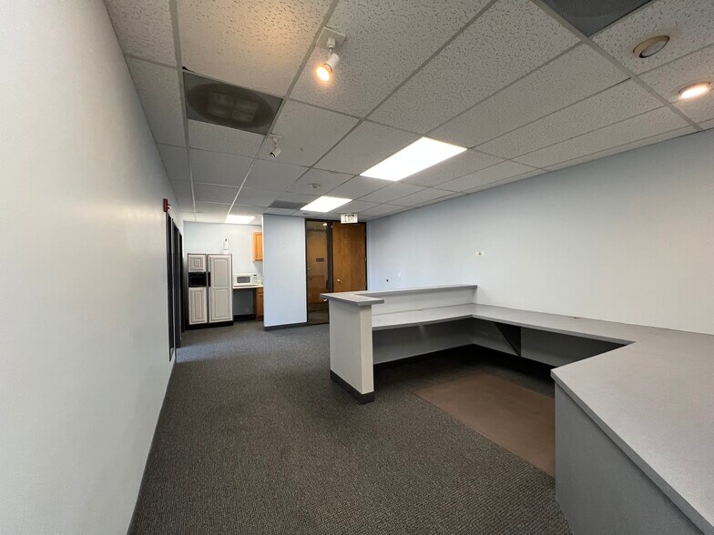 More Photos Of 8210-8236 S Holly St, Centennial Unknown For Lease