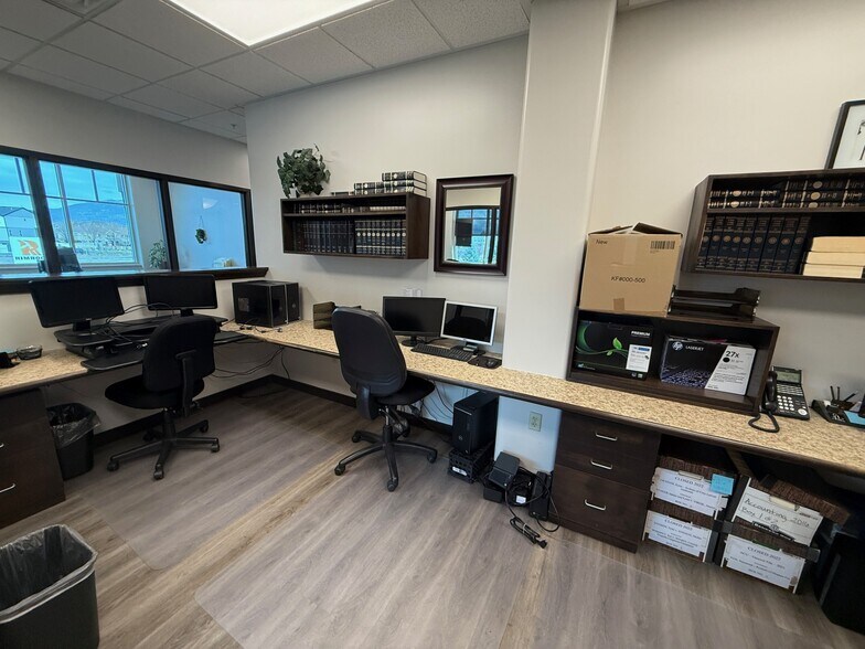 More Photos Of 233 S Pleasant Grove Blvd, Pleasant Grove Office For Sale