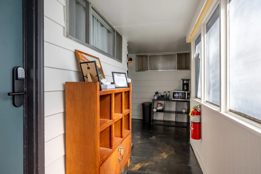 More Photos Of 207 Elm St, Leadville Hotel For Sale