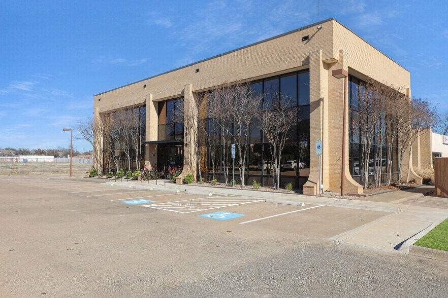 More Photos Of 1916 Avenue K, Plano Office For Sale