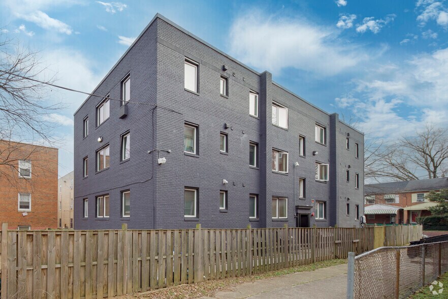 Primary Photo Of 1907 18th St SE, Washington Apartments For Sale
