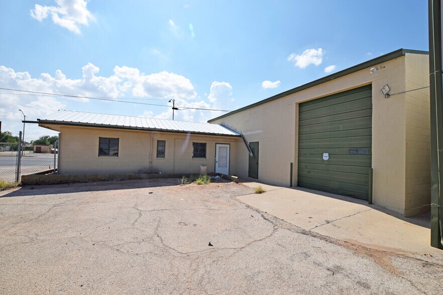 More Photos Of 4810 Andrews Hwy, Odessa Warehouse For Sale