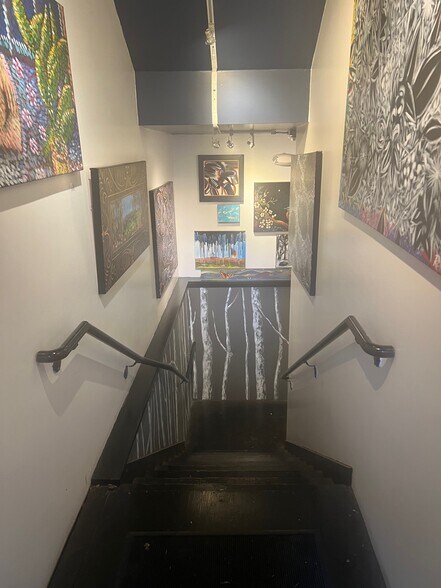 More Photos Of 418-420 E State St, Rockford Storefront For Sale