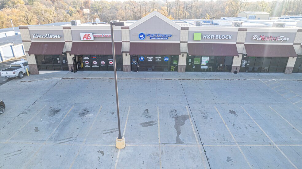 More Photos Of 2901-3011 S Belt Hwy, Saint Joseph Storefront Retail Office For Lease